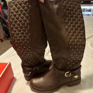 Brown Heeled Boots with Quilted Pattern